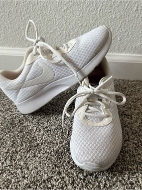 Nike Women’s Tanjun White Athletic Mesh Sneakers